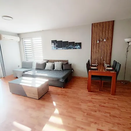 Beatris Modern Comfort 72m2 Apartment *
